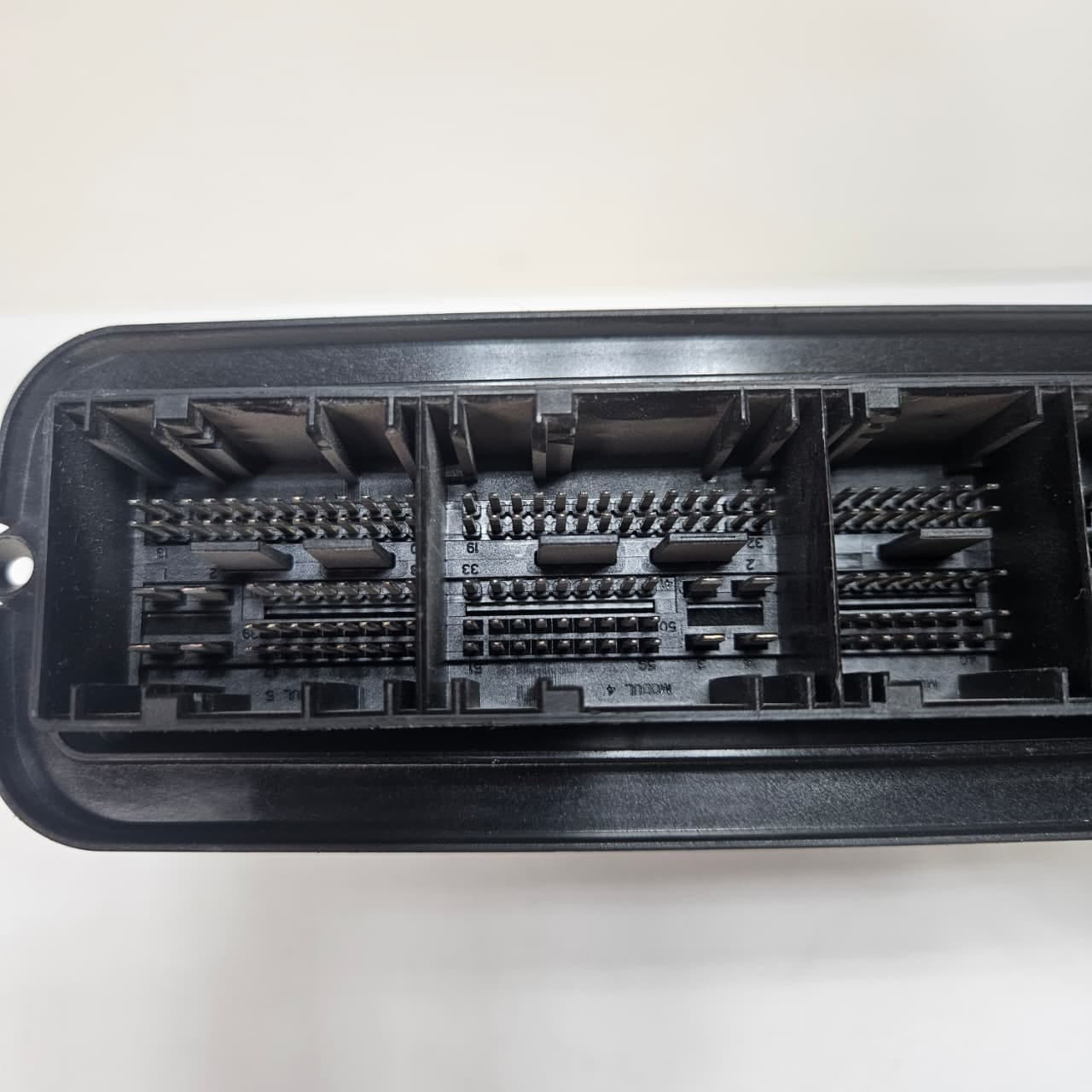 2007-2013 BMW X5 E70 X6 with N57 3.0D Diesel Engine Control Unit DDE 8517015