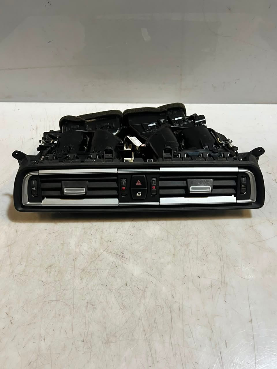 BMW 7 Series F01 F02 F03 F04 750i Center Dash Air Vent 9115859 OEM RHD