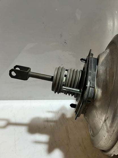 2010-2011 BMW 5 Series F10 F11 F06 F12 F13 528i Brake Booster Master Cyl 6796726
