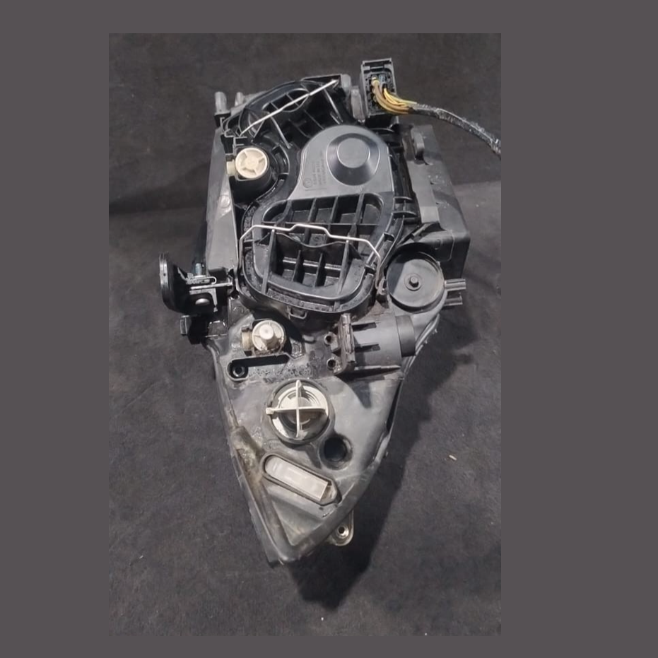 BMW 1 SERIES E81 E82 E87 E88  LEFT SIDE  HEADLIGHT LAMP  -7249651