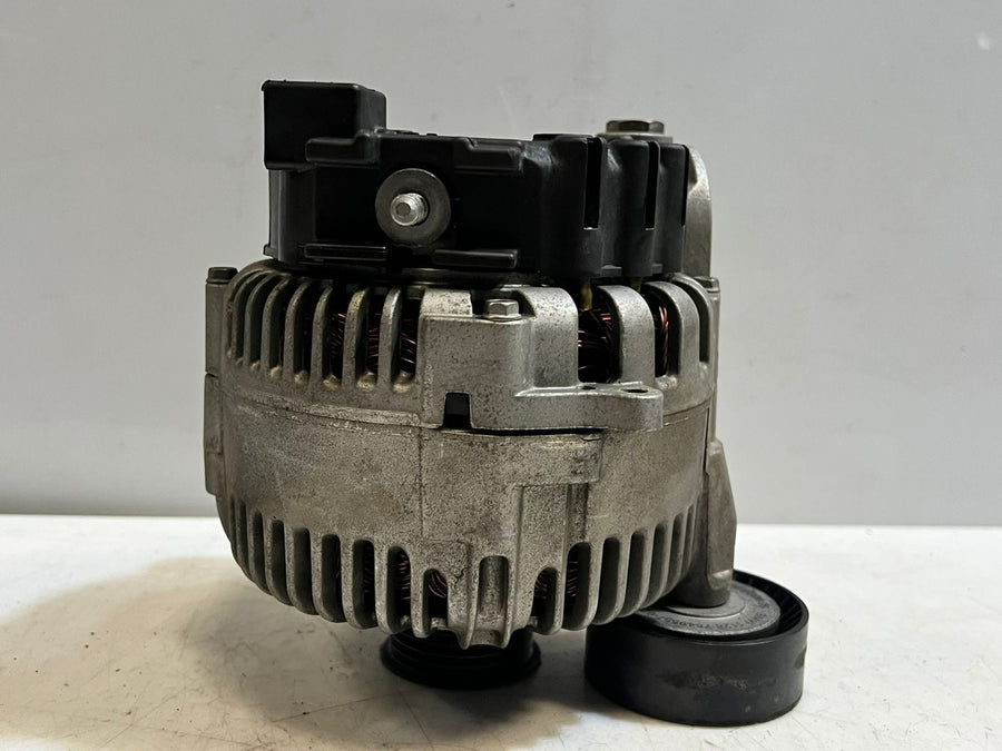 2006-2008 BMW 750i E60 E61 E63 E64 E65 E66 E67 E68 ENGINE Alternator 7542934 OEM