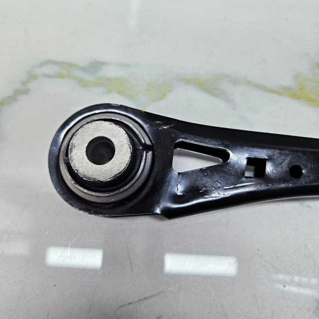 BMW 5 6 7 Series G30 G31 G14 G11 Trailing Arm Rubber Mount Rear Rubber 6893528