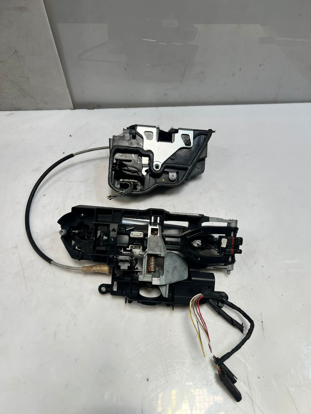 2016-2018 BMW F10 X5M E70 and F30 330e LEFT REAR Door Lock Actuator 7202147