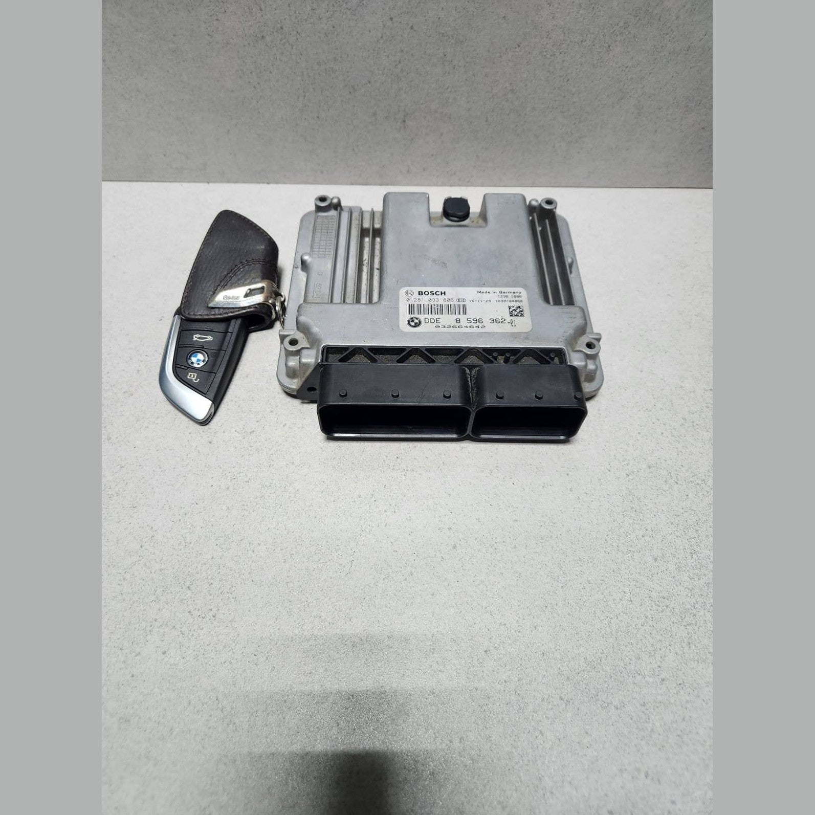 2017 BMW X1 Engine Control Unit + KEY 8596362 F20 120d F30 320d, F36 420d  B47