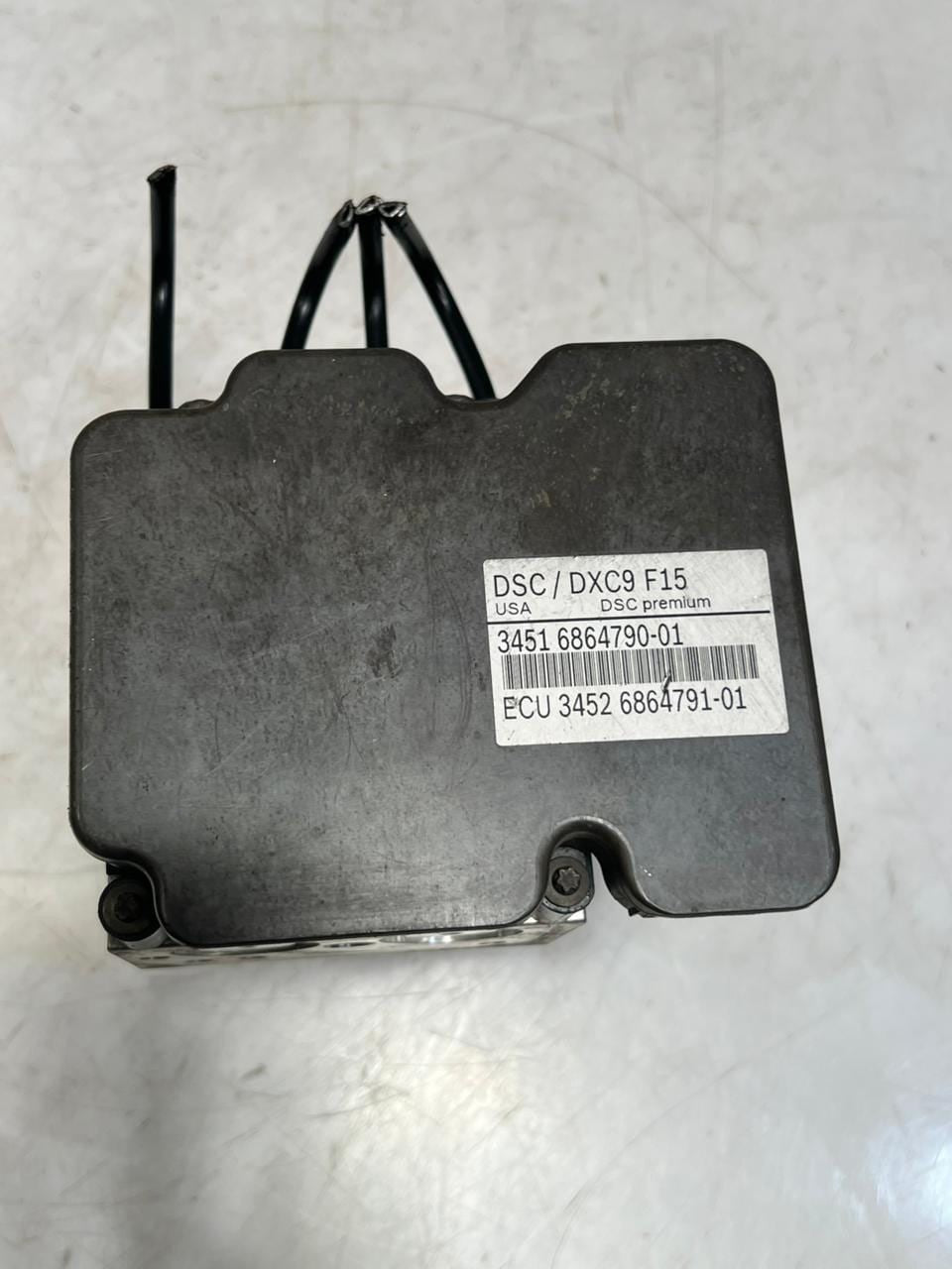 2014-2015 BMW X5 F15 and X6 F16 ABS Pump Control Module 6864790 USED
