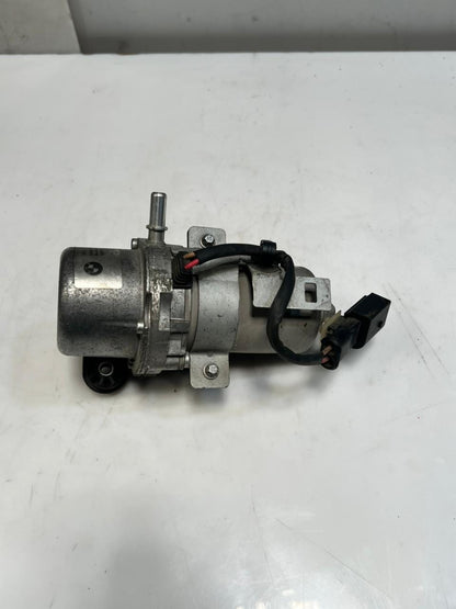 BMW 5 Series F10 F11 N55 3.0 ENGINE Brake BOOSTER Vacuum Pump 6857404 OEM