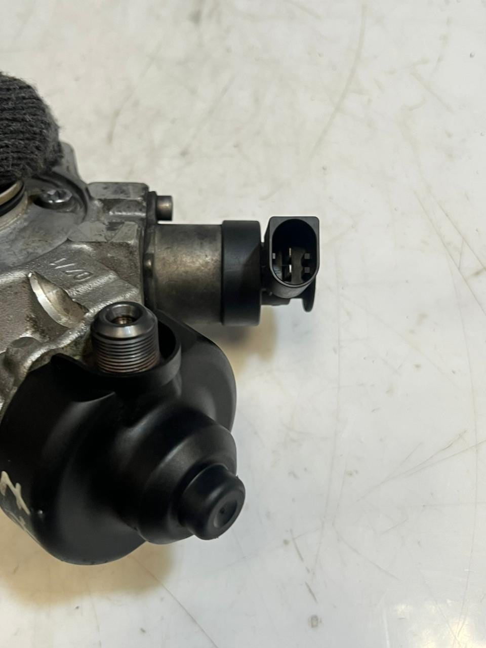 BMW 1 Series F20 F21 1.6 diesel High Pressure Fuel Injection Pump 8515058 OEM