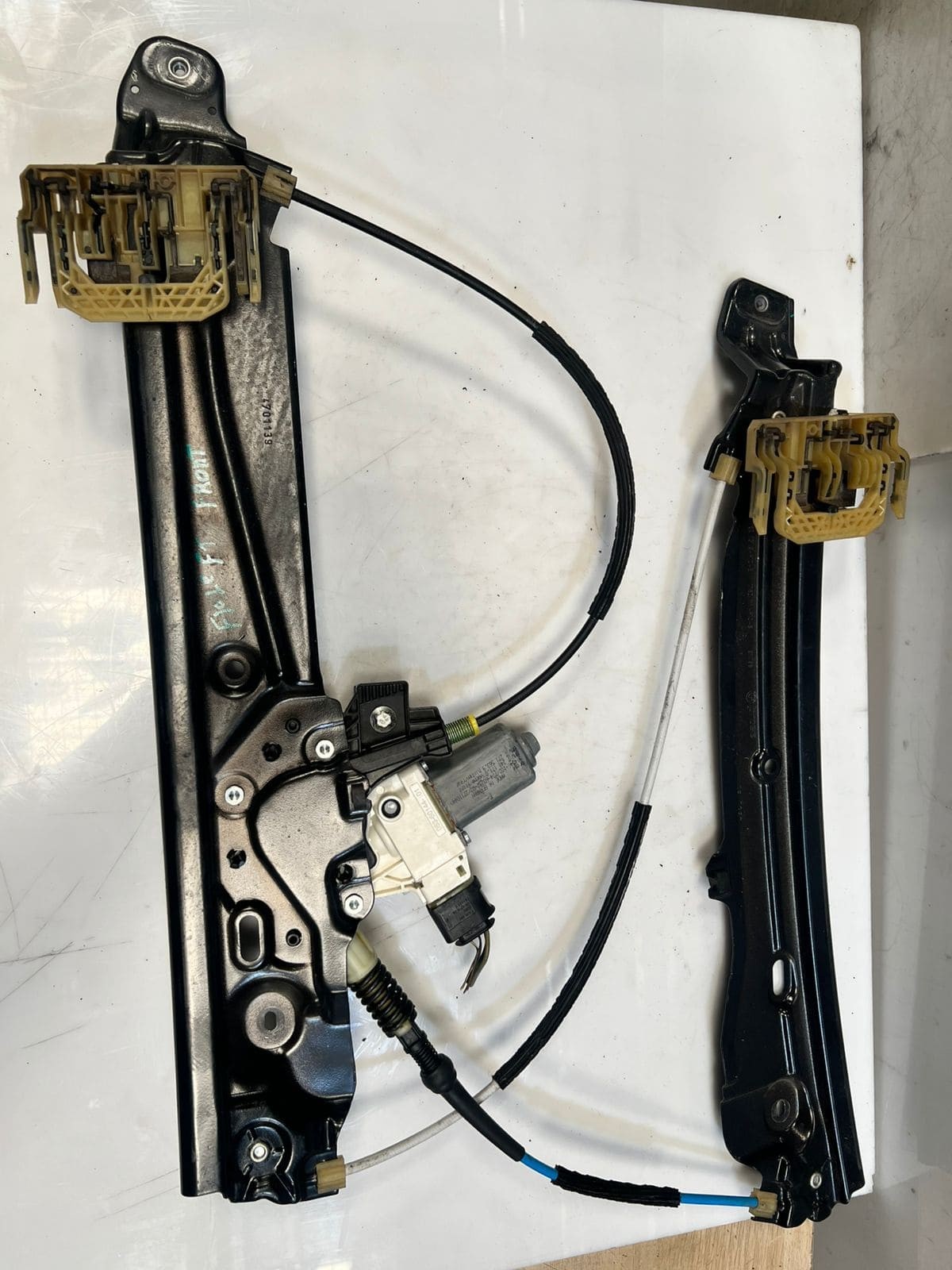 2010-2016 BMW 528i 5 Series F10 F11 Window Regulator Front Left 7182111 OEM