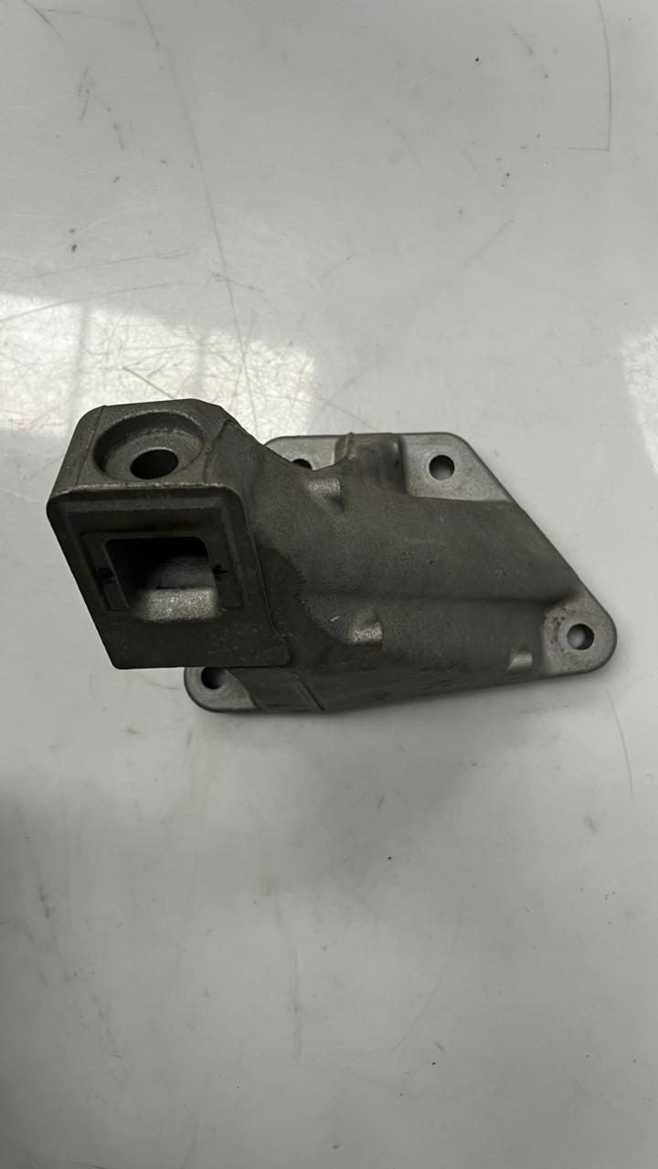 2012-2018 BMW M6 F13 S63 V8 Engine Mount Bracket 2211228411201 