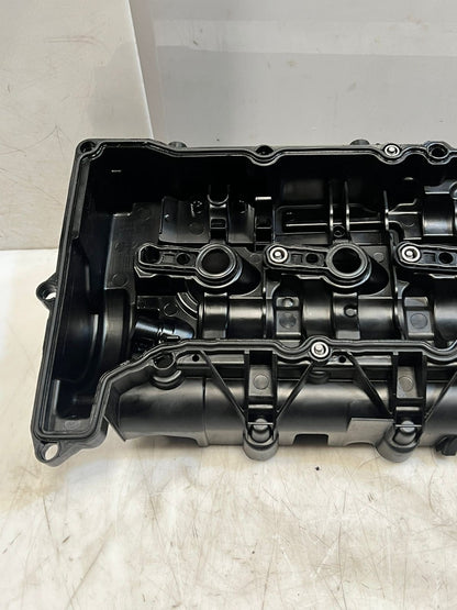 BMW F20 F22 F21 E90 E91 E92 E93 Cylinder Head Valve Cover 8589941 OEM