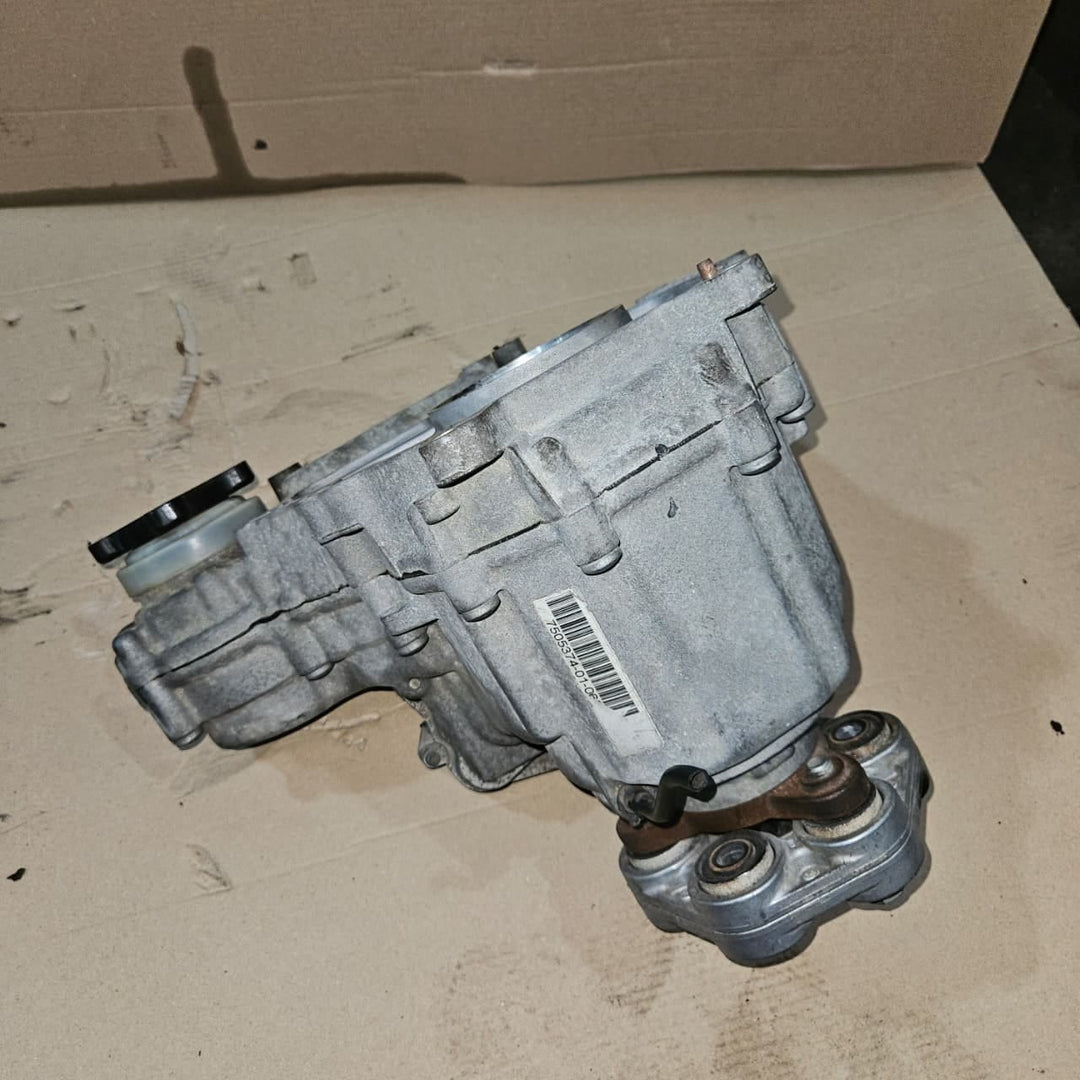 2013-2018 BMW F30 320i xDrive Transfer Case 7505374 ATC35L XDRIVE