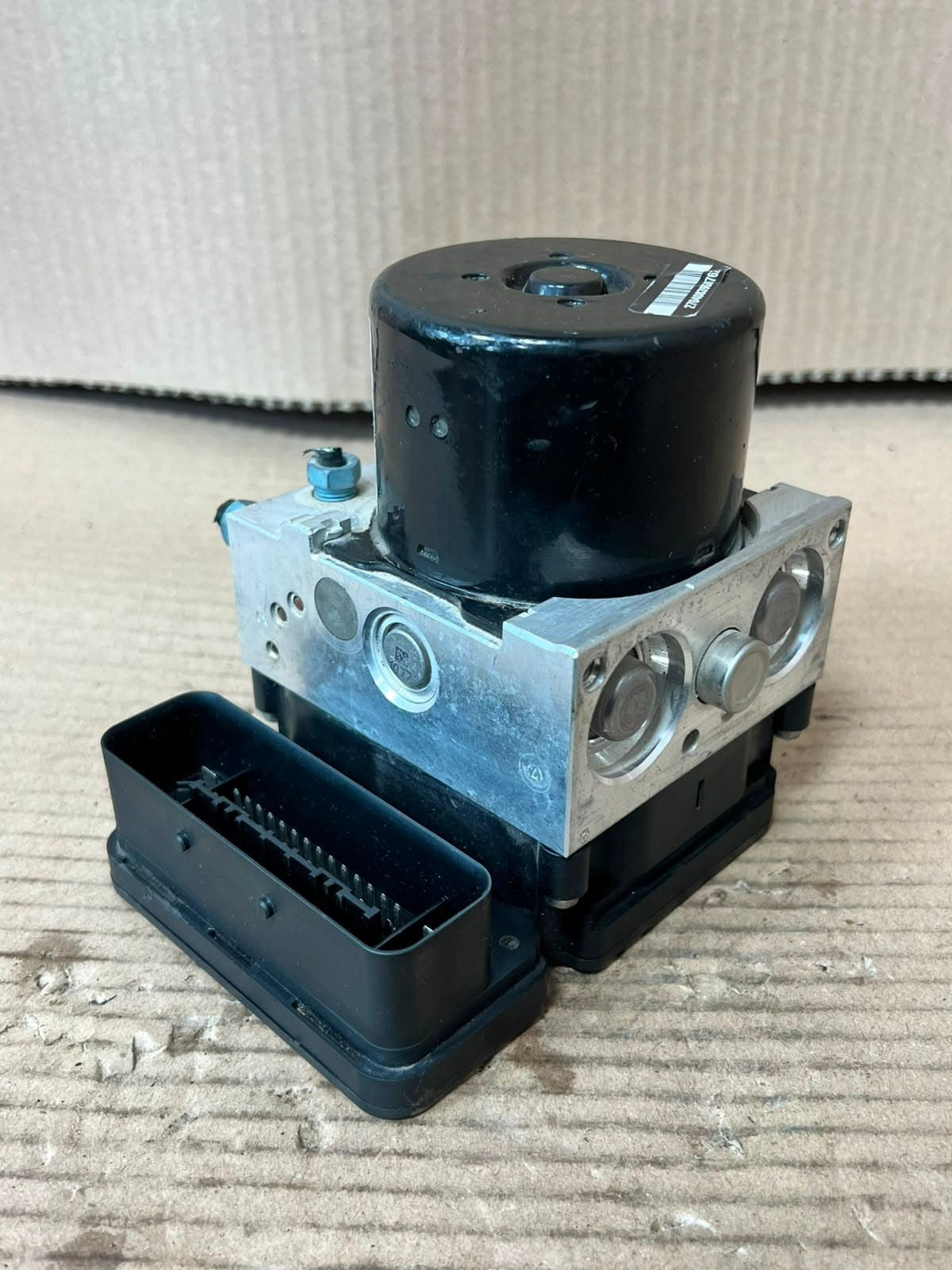 BMW 1 Series F20 F21 3 Series E90 E91 F30 ABS Pump Control Module 6857323 