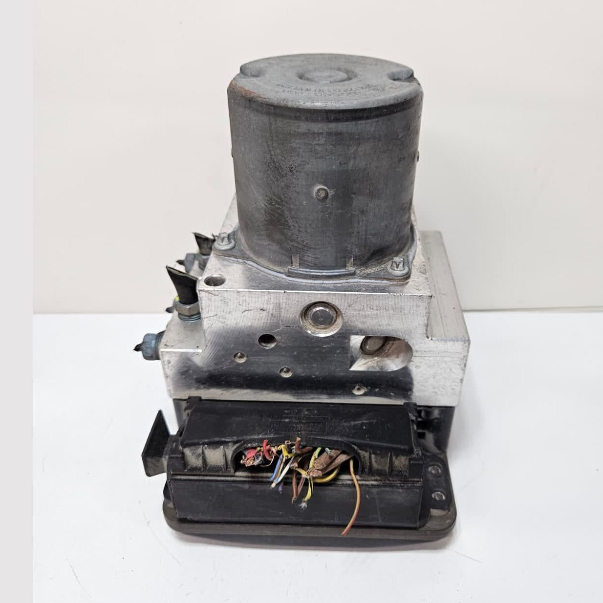 2011-2014 BMW X5 X6 E70 E71 ABS Brake Pump Module 6798284 USED