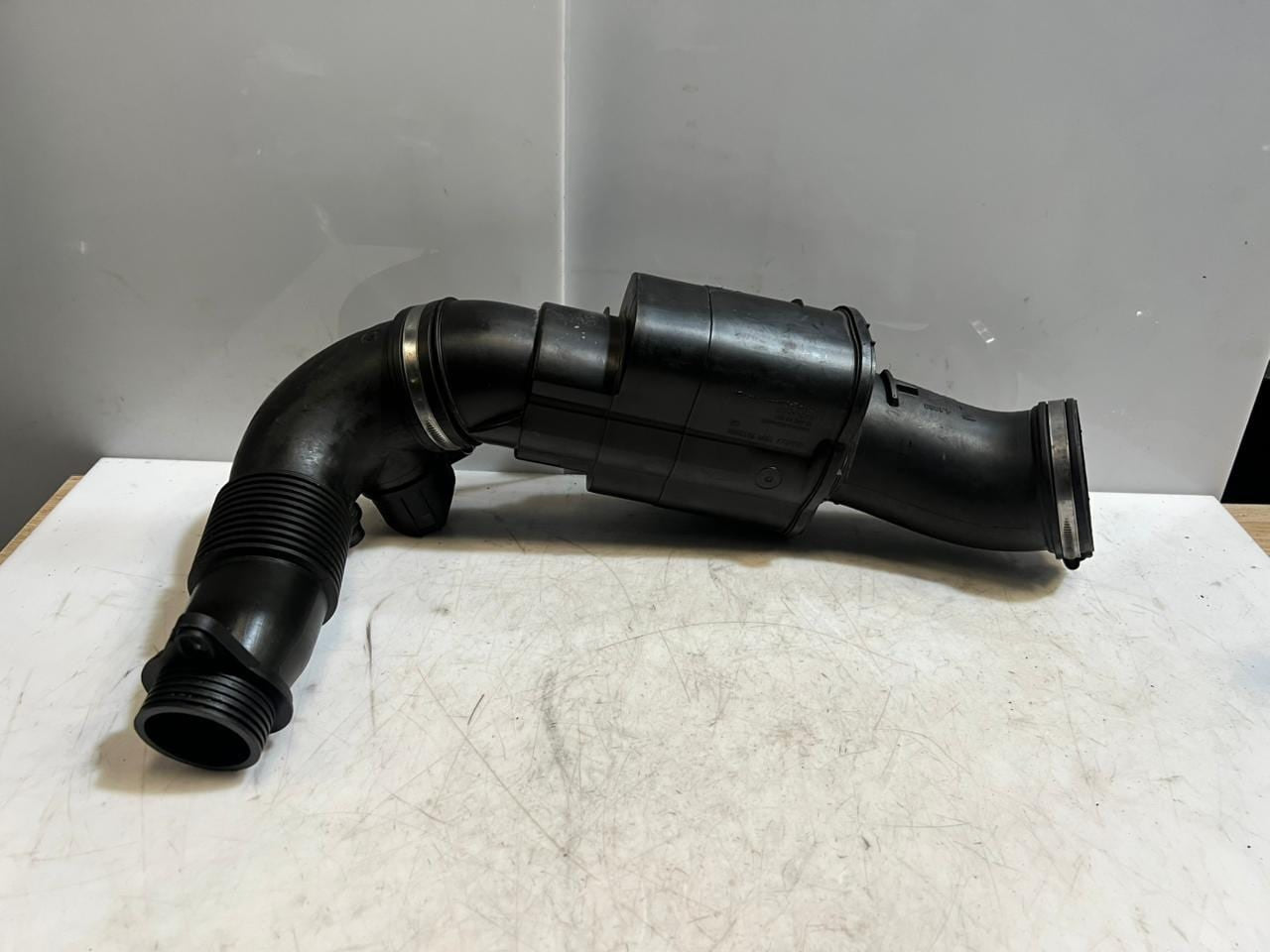 2011-2016 BMW F10 F11 F07 F18 GT 528i 535i Air Intake Duct LINE PIPE 7612094 OEM