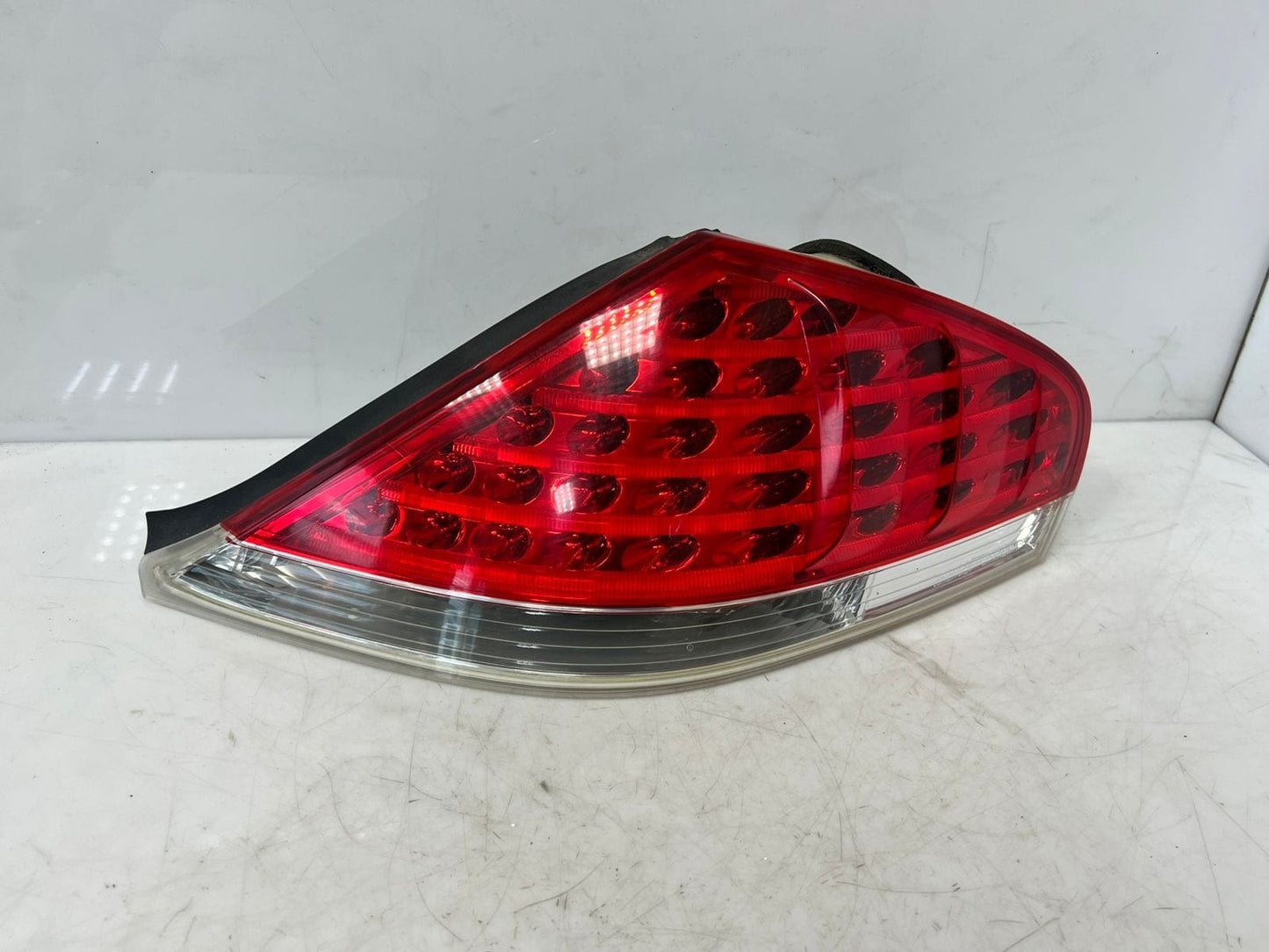 2006-2007 BMW M6 E63 E64 6' 640I 645I RIGHT SIDE Tail Light LED 7170976 OEM