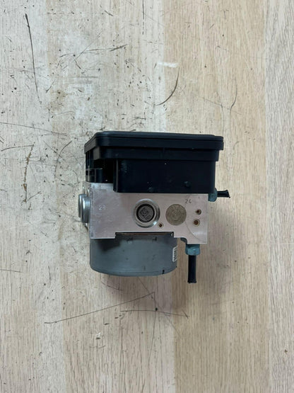 2015-2019 BMW 328i M4 F30 ABS Anti-Lock Brake Pump Module 6871110 OEM