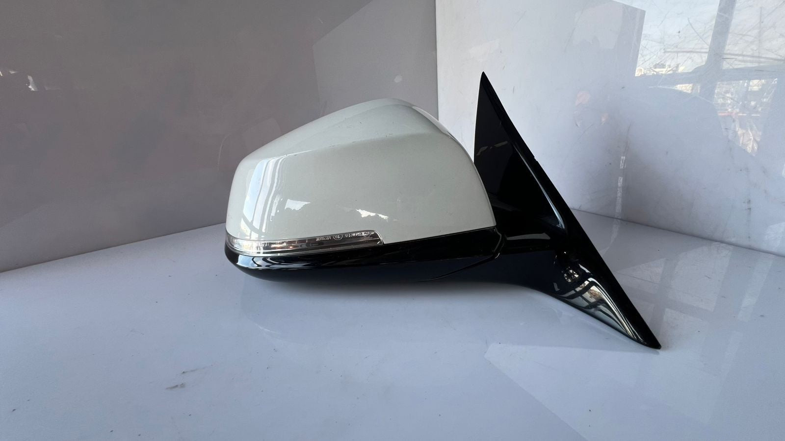 2013-2015 BMW F30 320i xDrive Side View Mirror 021185 WHITE RHD 