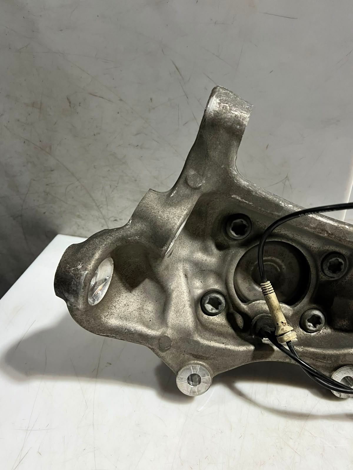 BMW 7 Series G11 G12 G32 GT 740i Front Wheel Hub Spindle Knuckle 6884378 OEM