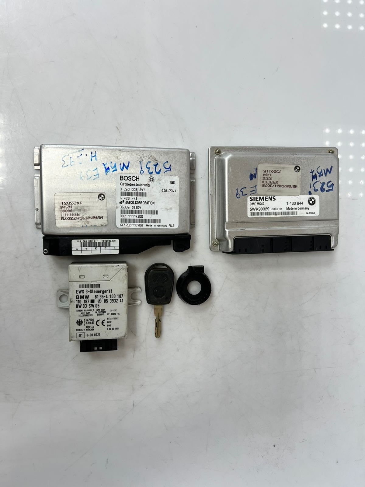 1999-2000 BMW E39 M54 523i Engine Control Unit ECU COMPLETE SET 1430844
