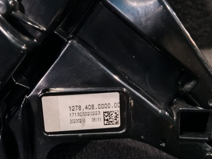 BMW XM OEM  TRUNK  RIGHT SIDE BACK OR TAIL LIGHT LED - 1278.306.0000.00