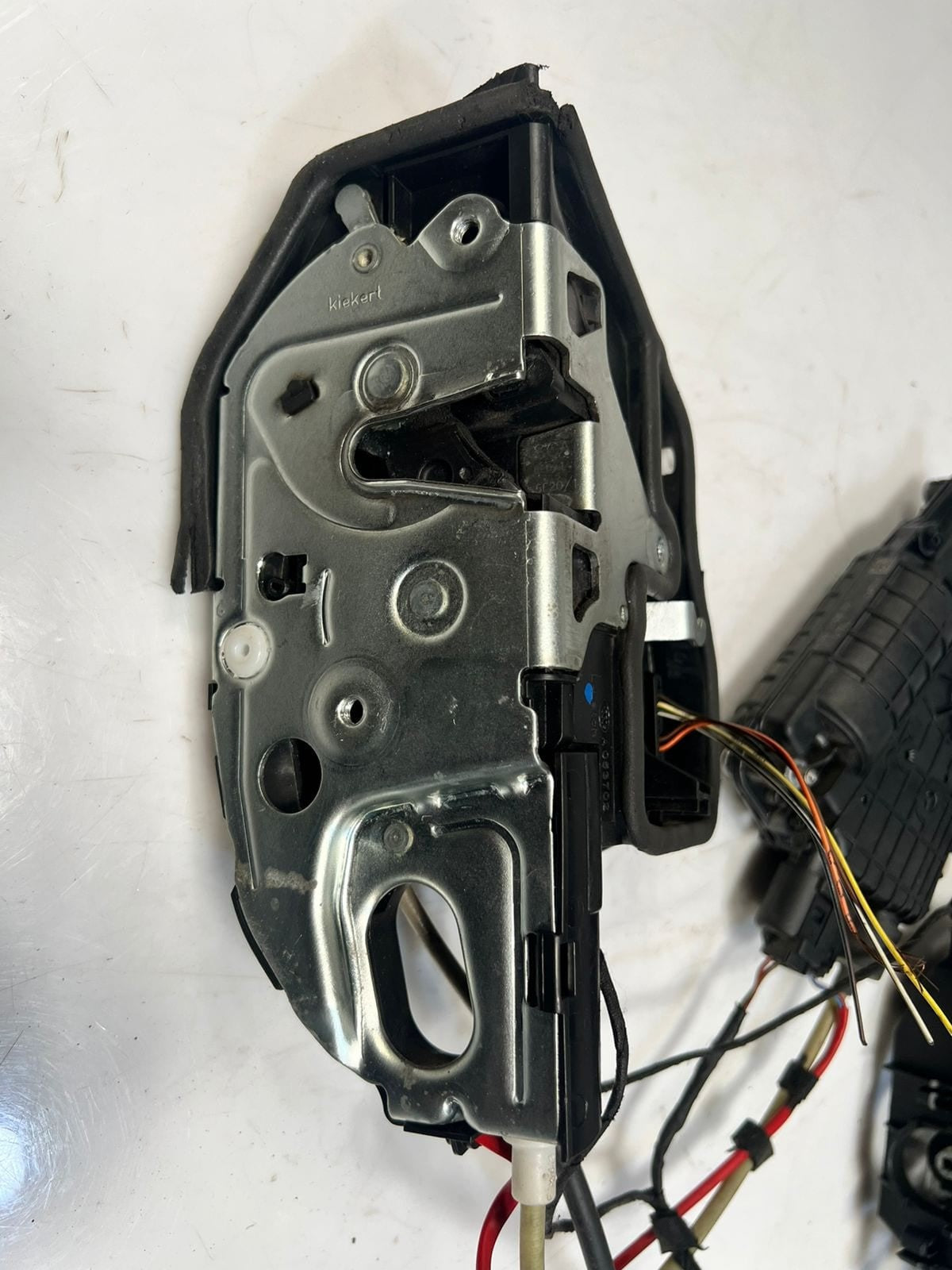 BMW E92 Soft Close Door Lock Mechanism Front RIGHT Soft Close Auto 7226199