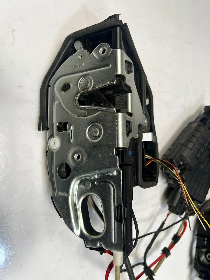 BMW E92 Soft Close Door Lock Mechanism Front RIGHT Soft Close Auto 7226199