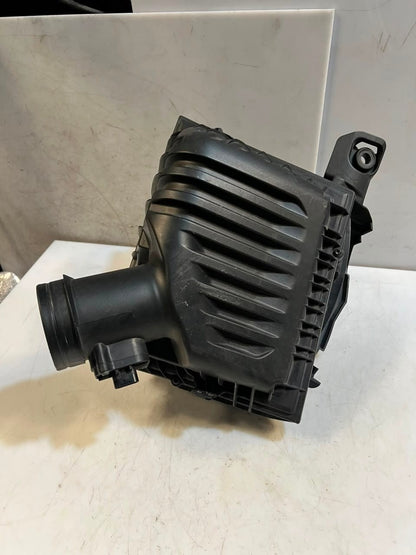 2015-2021 BMW X1 2' F45, F46, F48, F49, F55 Air Filter Box 7609482 OEM