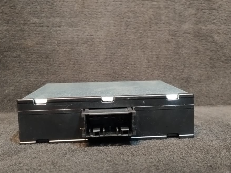 BMW X1 E84  E87 E88 E82 E90 E93 VOLTAGE CONVERTER CONTROL MODULE OEM -9253208