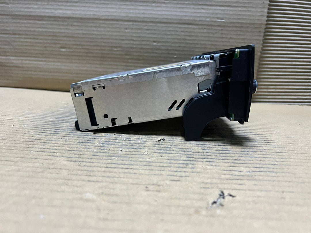 BMW Radio Player 9258167 X1 E84 and 1 3 Series radio player CD head unit