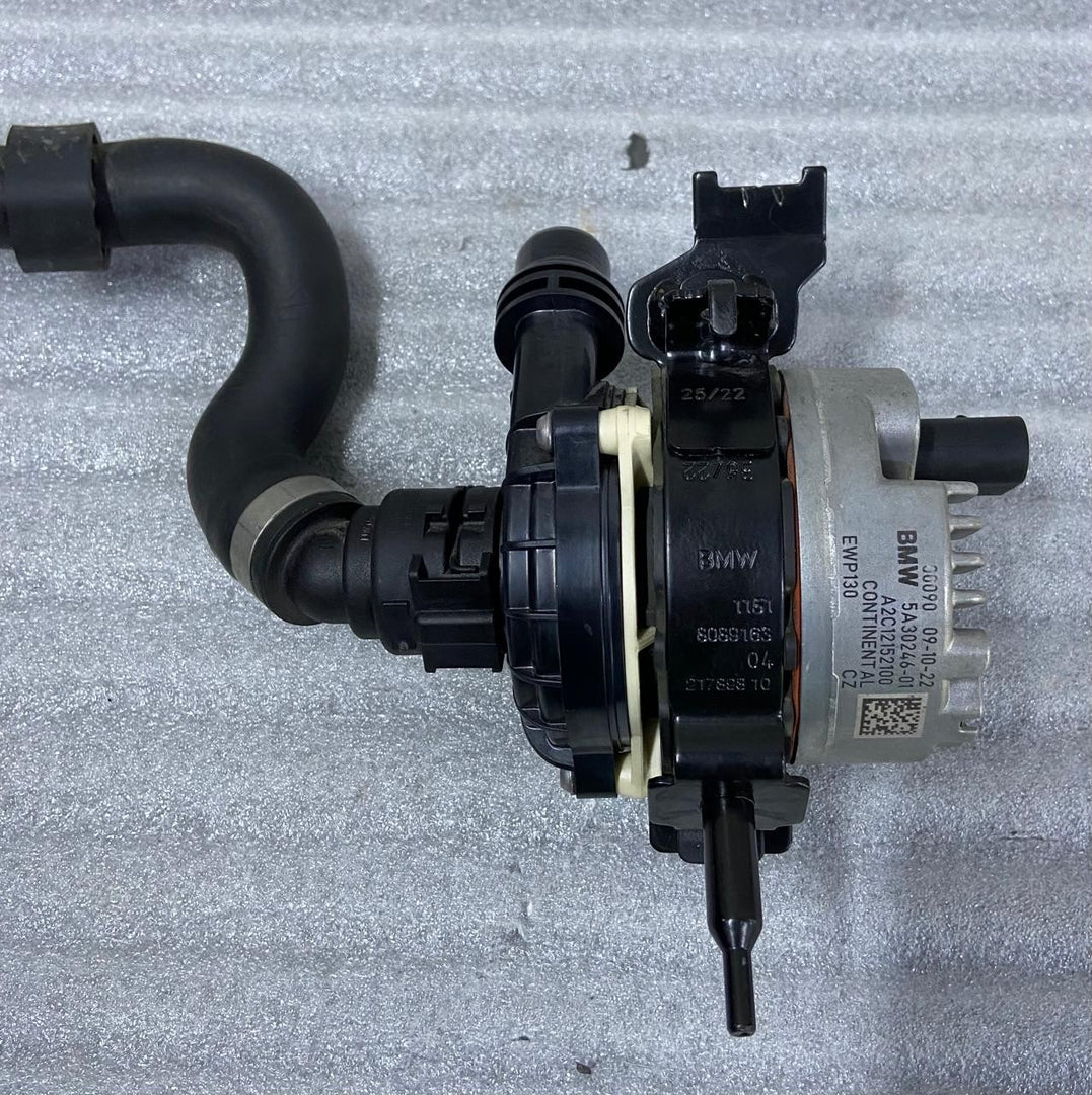 OEM BMW G80 M3 3 SERIES AUXILIARY WATER PUMP & COOLANT PIPE HOSE 5A30246