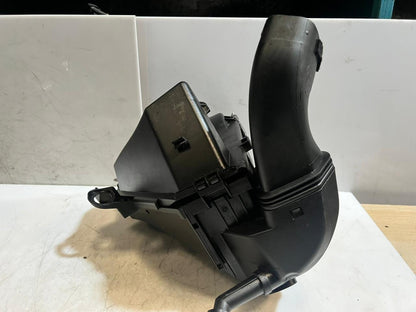 2011 BMW E90, E91, E92, E93 X1 E84 130KW DIESEL Air Filter Housing 8512599 OEM