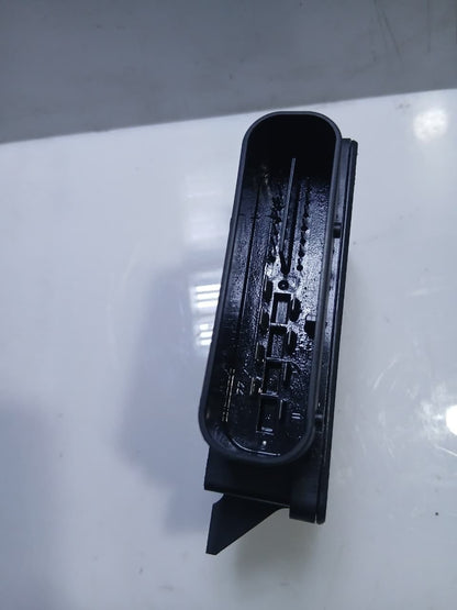 BMW 5 Series F10 F11 F12 F13 F25 F26 650i Parking Brake Control Module 6858017