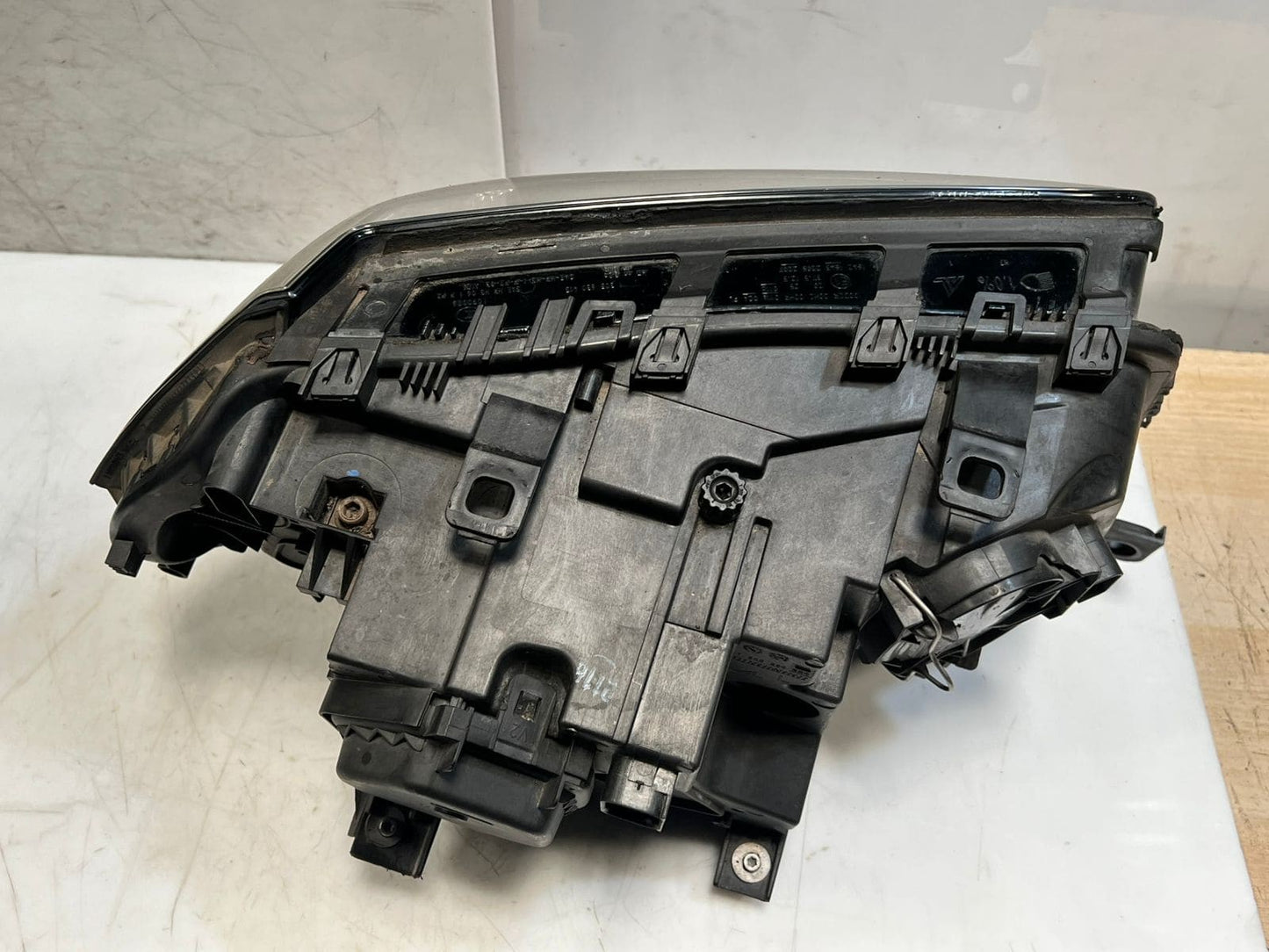 2008-2009 BMW X3 E83 Front Headlight Right & Left halogen 7162196