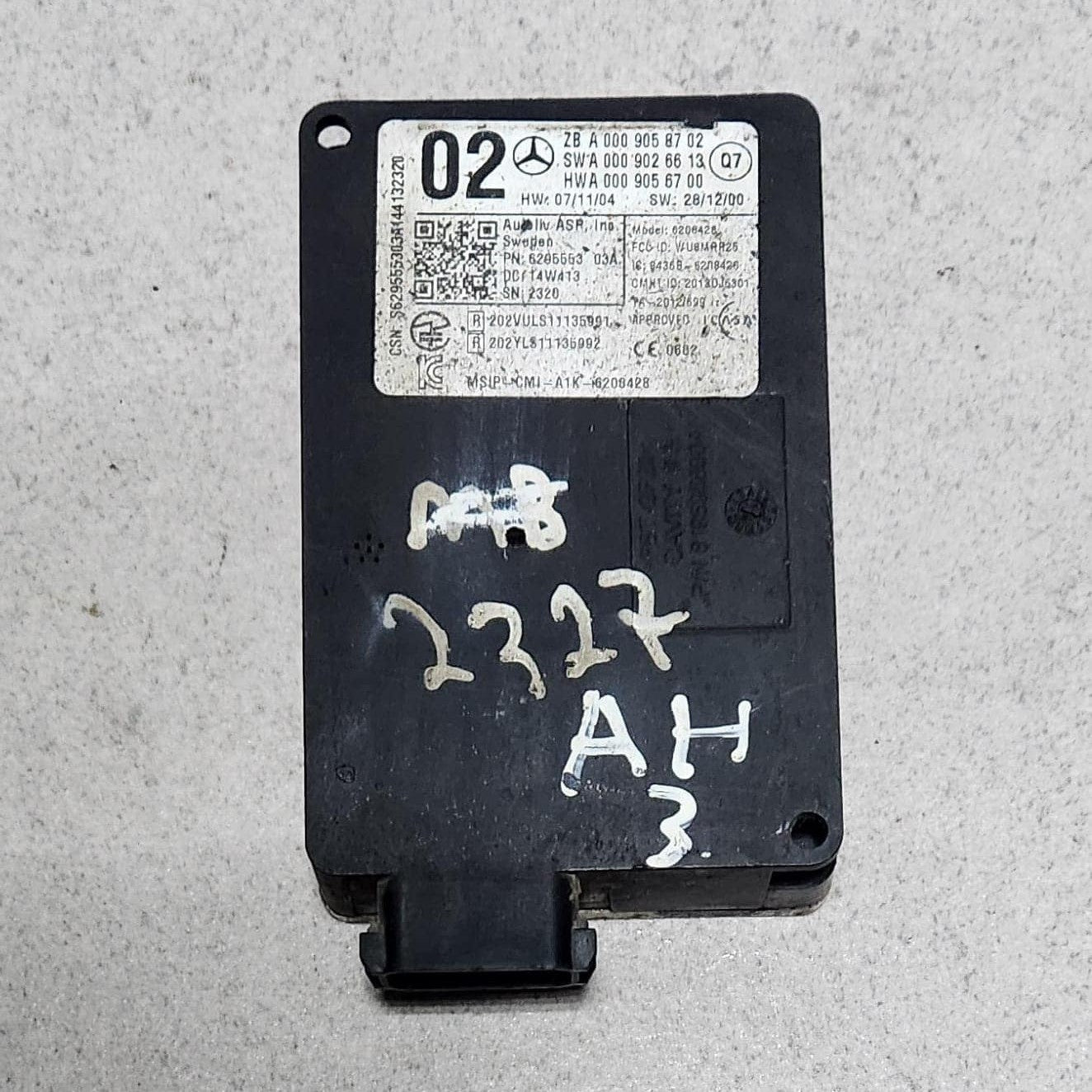 2015-2019 Mercedes-Benz C180 Radar Sensor Blind Spot Detection A0009058702 W212 