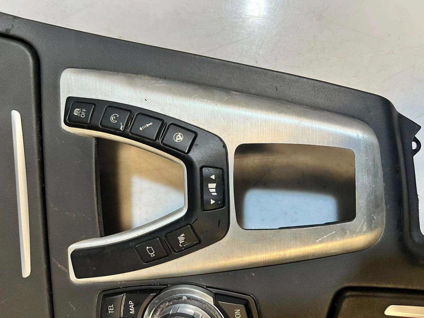 2011-2016 BMW 550i 5 Series F10 F11 Front Center Console Cup Holder 9256131