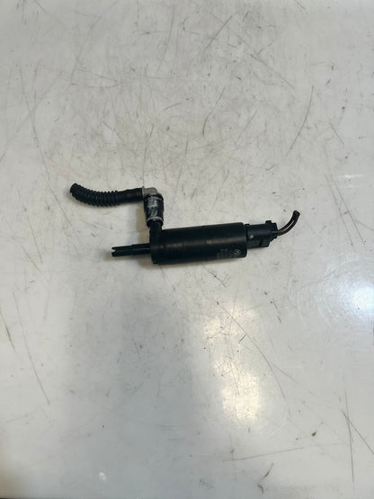 BMW F20 F30 F35 F10 F07 F01 F02 F25 E70 E71 E89 Headlight Washer Pump 7217792