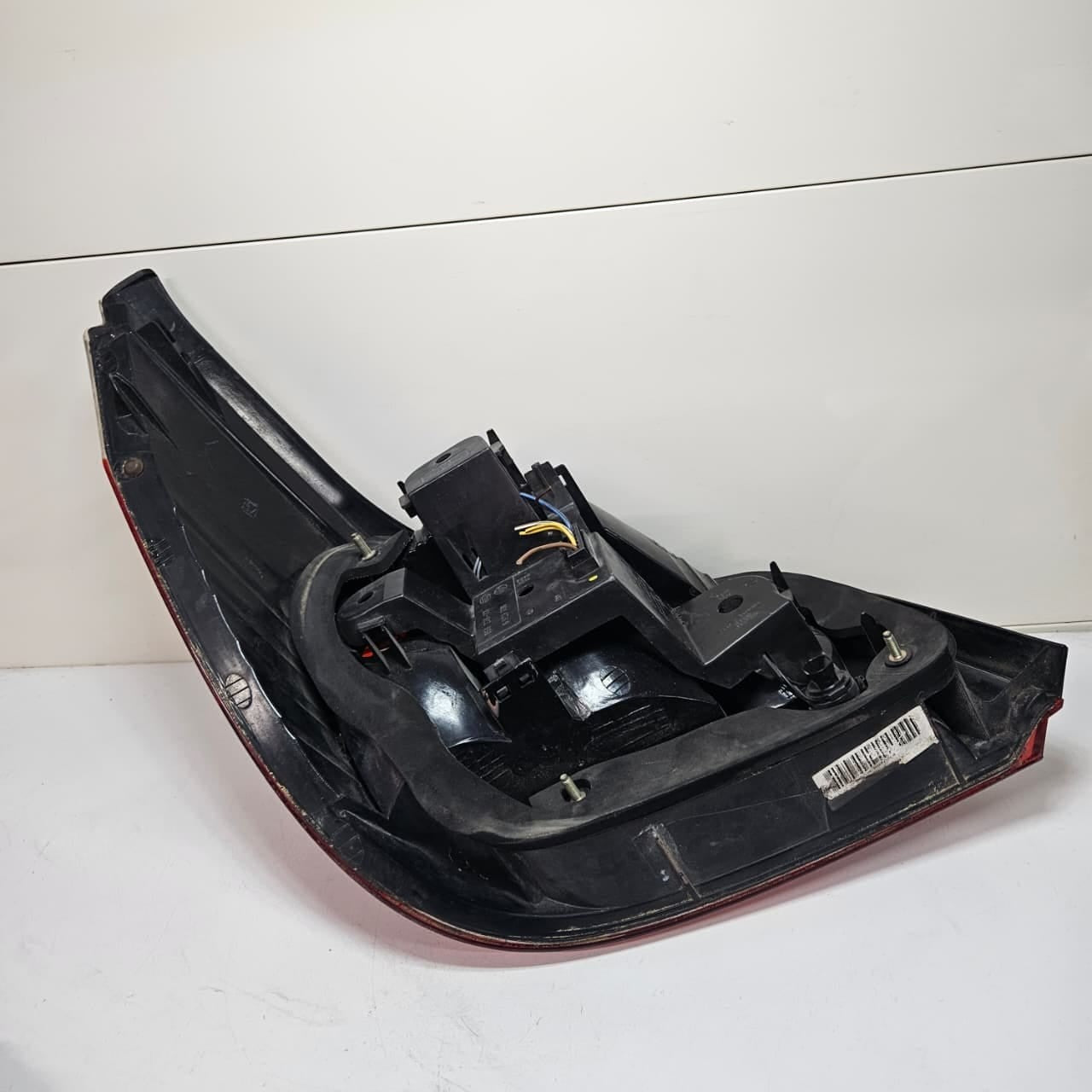2003-2007 BMW 5 Series E60 E61 525i Rear Right Outer Taillight 7165738
