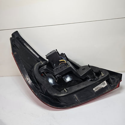 2003-2007 BMW 5 Series E60 E61 525i Rear Right Outer Taillight 7165738