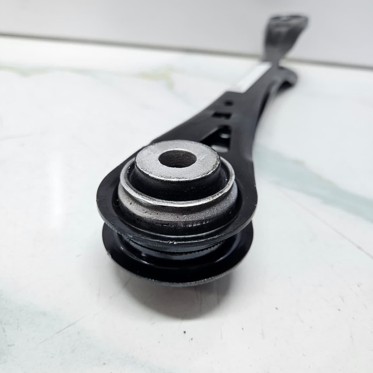 BMW 5 6 7 Series G30 G31 G14 G11 Trailing Arm Rubber Mount Rear Rubber 6893528