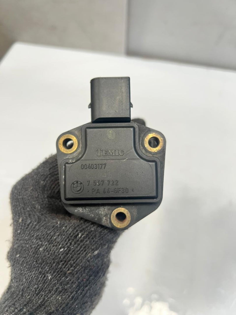 2006-2007 BMW 530xi E60 F70 F10 F07 F12 F25 Engine Oil Level Sensor 7567722 OEM