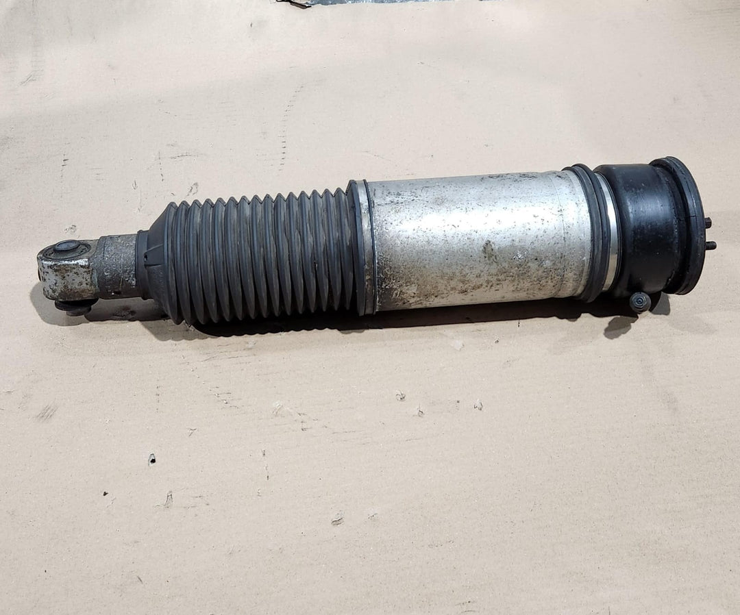 2002-2005 BMW 745i Air Suspension Shock Absorber RHS 6758574 7 Ser E65 E66 E67