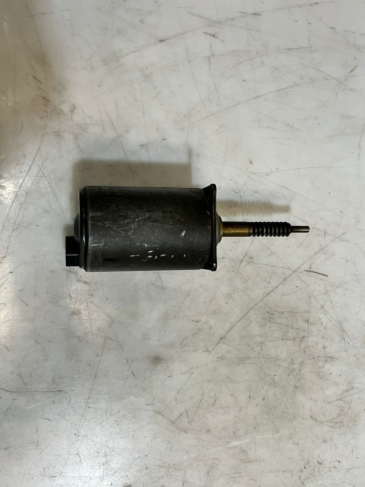 2002-2005 BMW 7 Series E65 E66 and 745i Camshaft Actuator 7506788 OEM