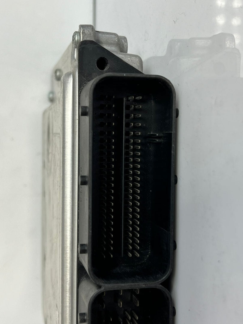 BMW  E90 E91 320D 2.0 DIESEL Bosch 0281015075 Engine Control Unit 7810000 OEM