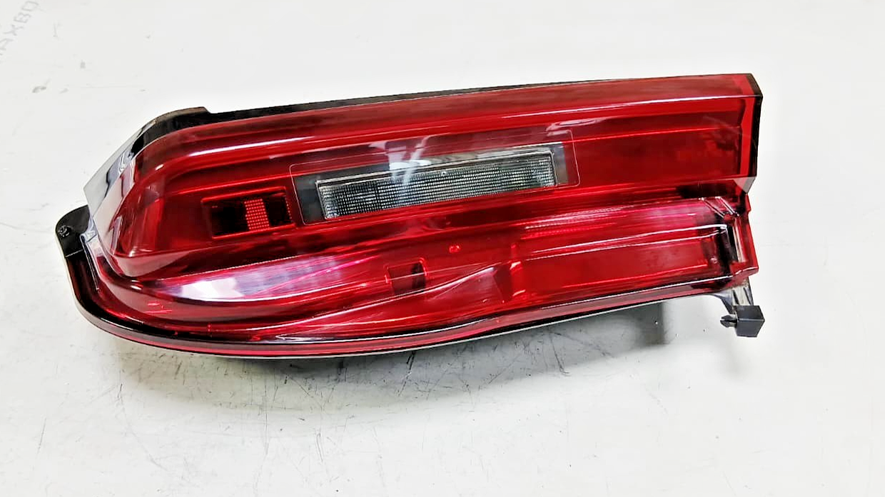 Genuine BMW 7 series  LCI G11 G12 2018-22 rear boot lid light right side 9854650
