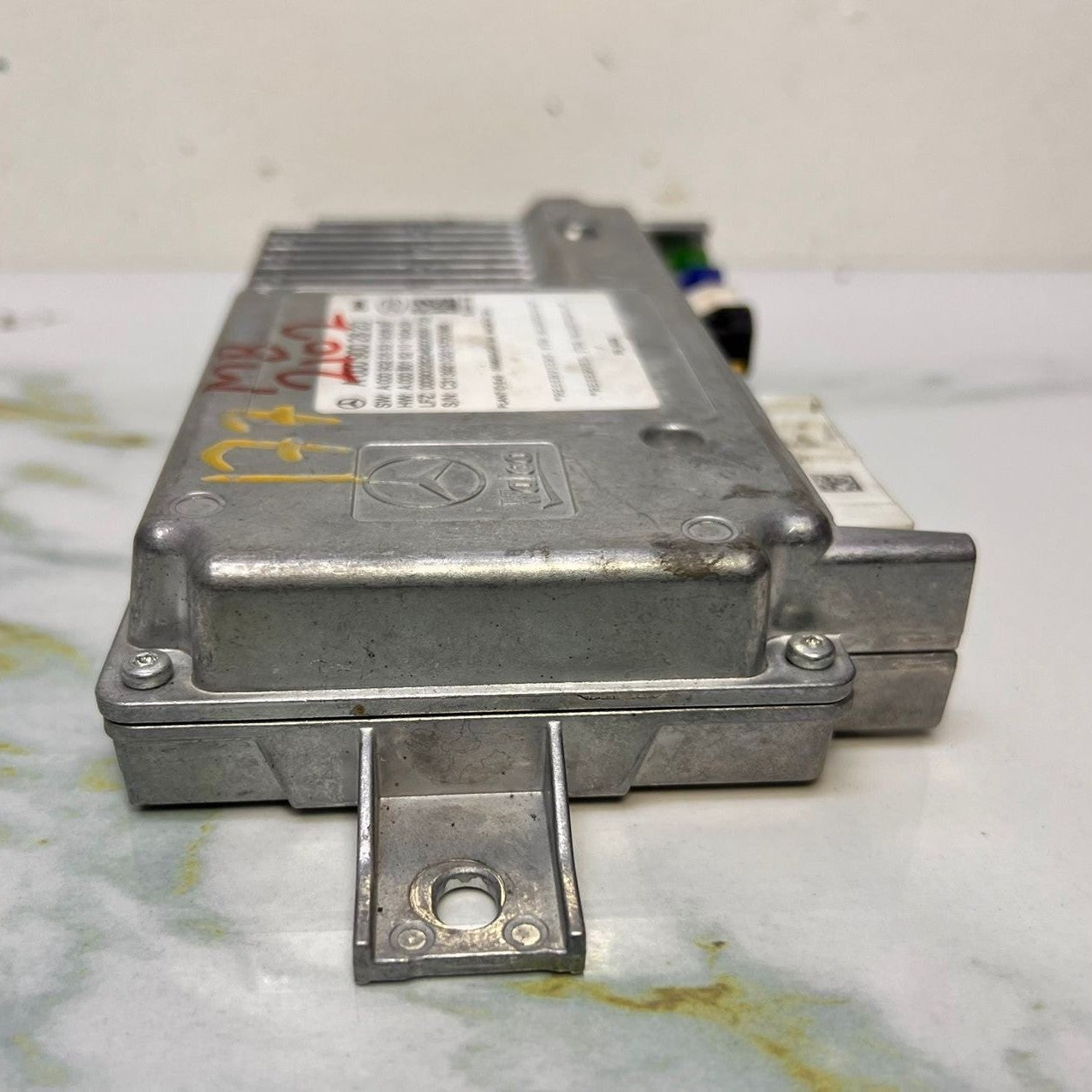 Mercedes-Benz Parking Aid Control Module A 000 900 28 20 GL350