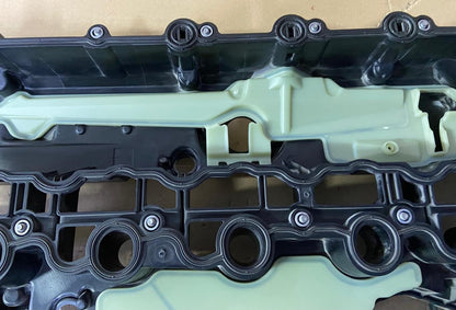 OEM BMW Cylinder Head Cover For B58B30P 2023 TO 2025 7952876 Geniune
