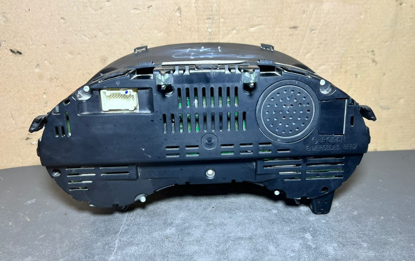 14-17 Mercedes-Benz W117 CLA Instrument Cluster Speedometer A117 9004001 OEM