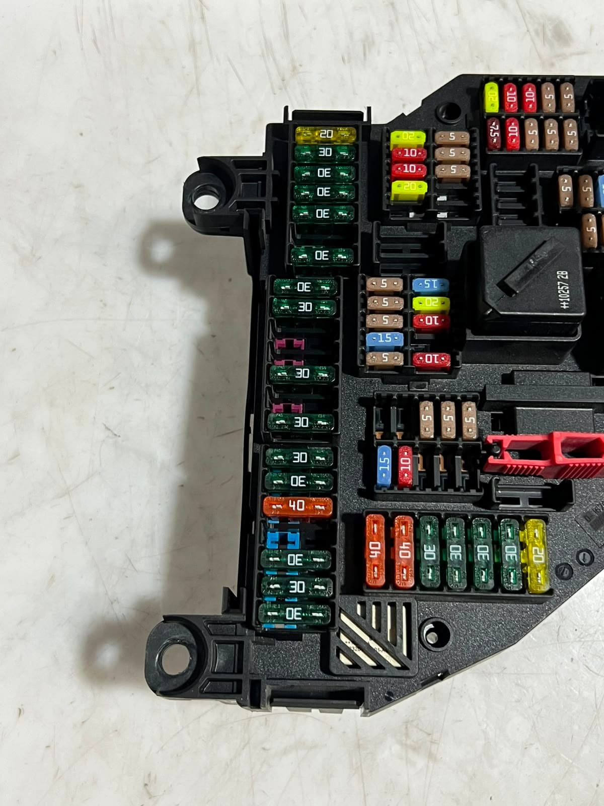 2011-2016 BMW 5' 550i F07 F10 F11 F18 F12 F13 F01 Fuse Relay Box 9210857 OEM