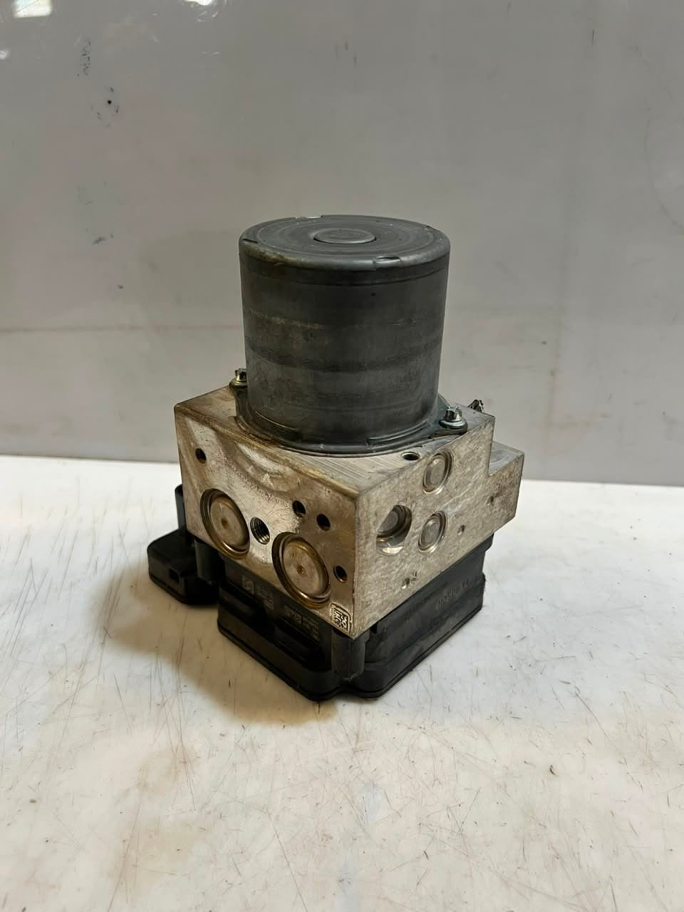 2011-2016 BMW 5' F10 F11 528i ABS HYDRAULIC Pump Assembly 6797668 OEM