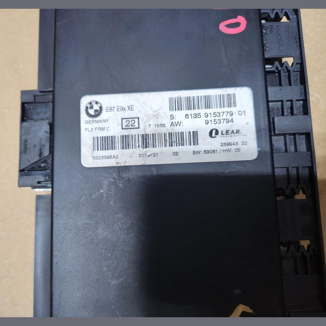 2004-2007 BMW 330i Footwell Module 9153779. E90 and E87 FRM 22